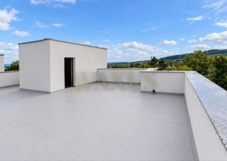 Duplex cu 4 camere cu Canalizare în Europa