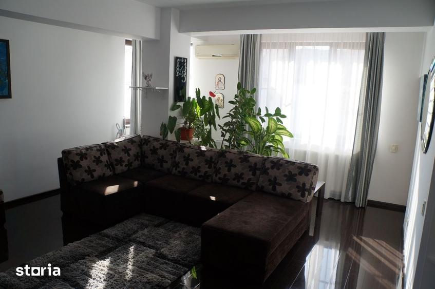 Apartament cu 3 camere decomandat în Băneasa