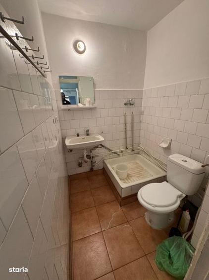 Apartament cu 4 camere decomandat în Micro 16