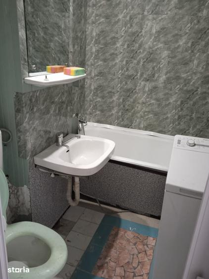 Apartament cu 2 camere decomandat în Tei