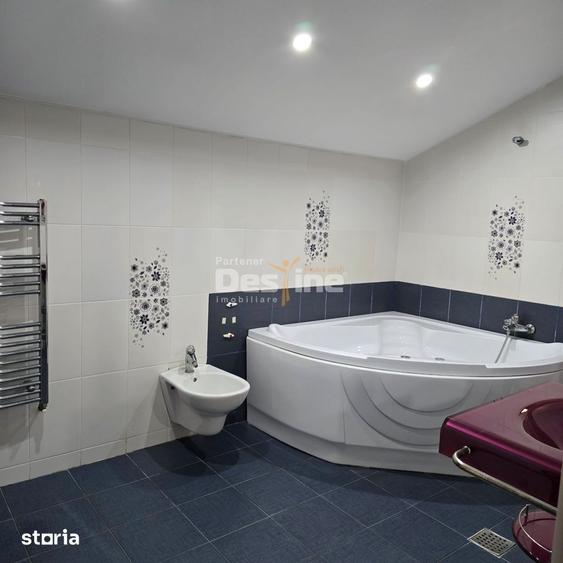 Casă cu 6 camere cu Canalizare în Perișoru