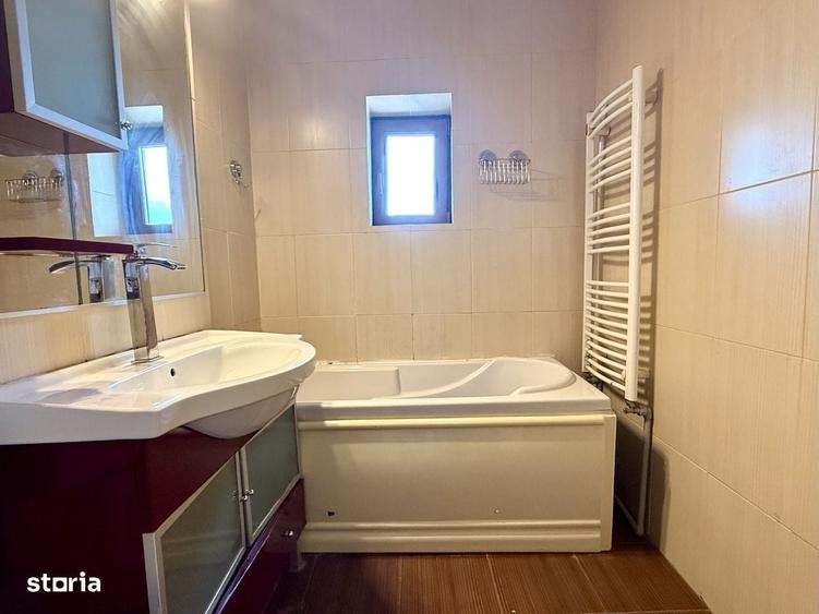 Apartament cu 3 camere decomandat în Titulescu