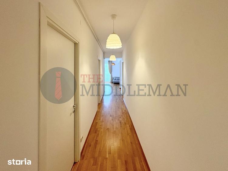 Apartament cu 4 camere decomandat în Pipera