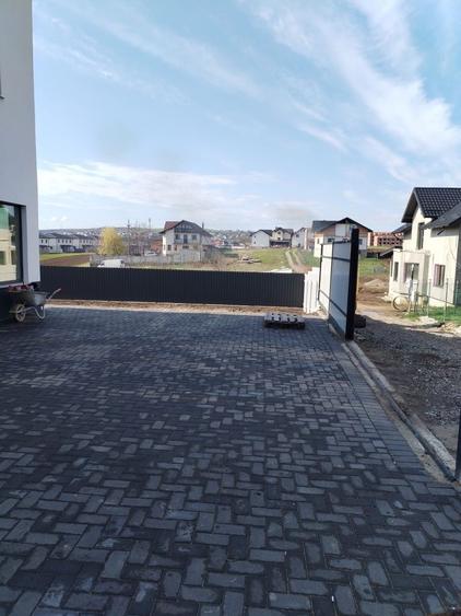 Casă cu 4 camere în Lisaura