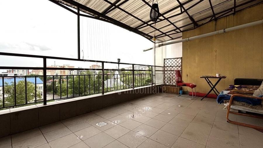 Apartament cu 3 camere decomandat în Zorilor