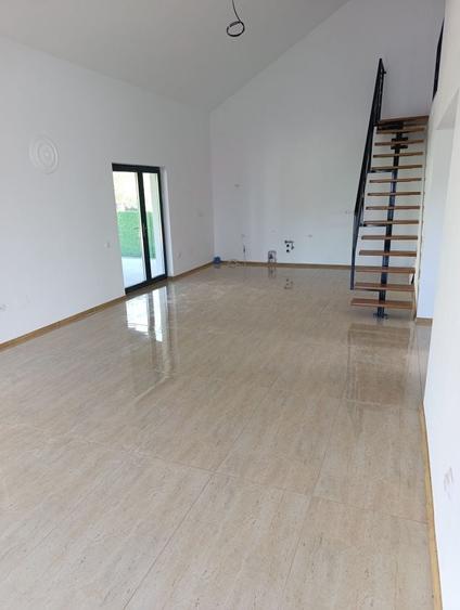Casă cu 4 camere în Drăganu
