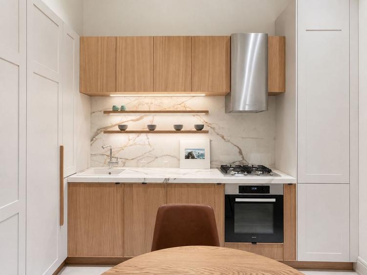 Apartament cu 3 camere semidecomandat, mobilat în Ultracentral
