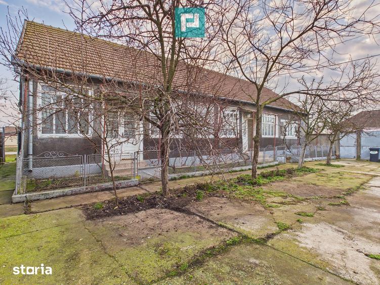 Casă cu 3 camere cu Teren 2800 Mp în Central