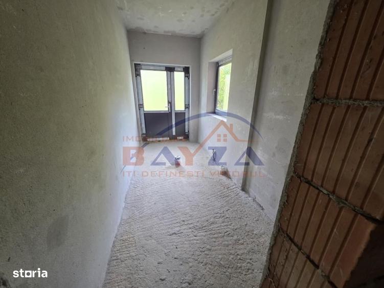 Casă cu 4 camere în Cărbunari