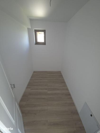 Casă cu 4 camere în Domnești