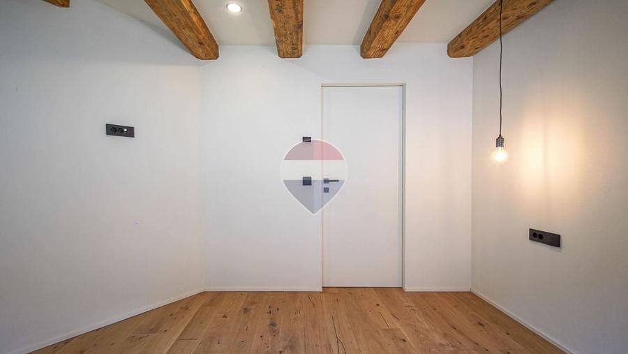 Apartament cu 3 camere decomandat în Centrul Istoric