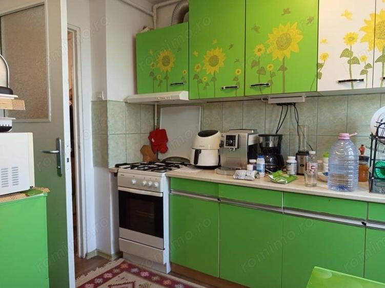 Apartament cu 4 camere decomandat în Progresul