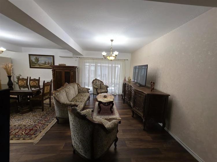 Casă cu 4 camere cu Teren 100 Mp în 1 Decembrie