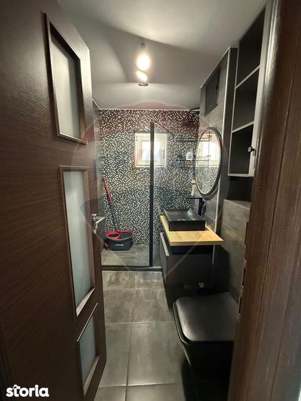 Apartament cu 3 camere, mobilat în Craiovița Nouă