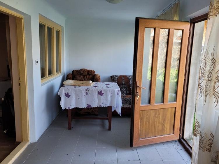 Casă individuală cu 4 camere cu Teren 2500 Mp în Brătășanca