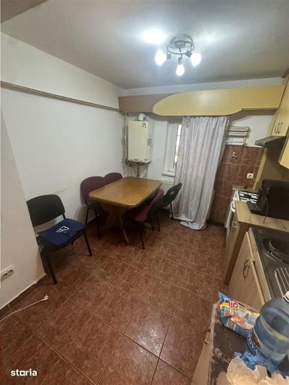 Apartament cu 4 camere decomandat în Lipovei