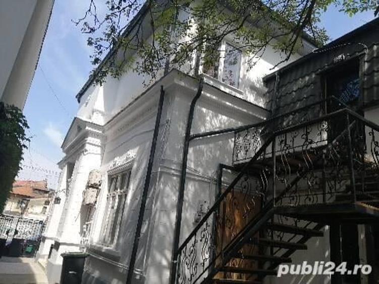 Casă cu 10 camere cu Teren 335 Mp în Cișmigiu