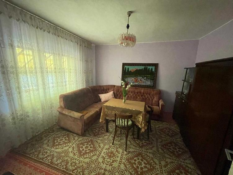 Casă cu 4 camere în Forău
