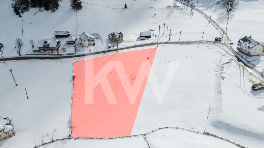 Teren agricol de 3962 mp, în Fundata