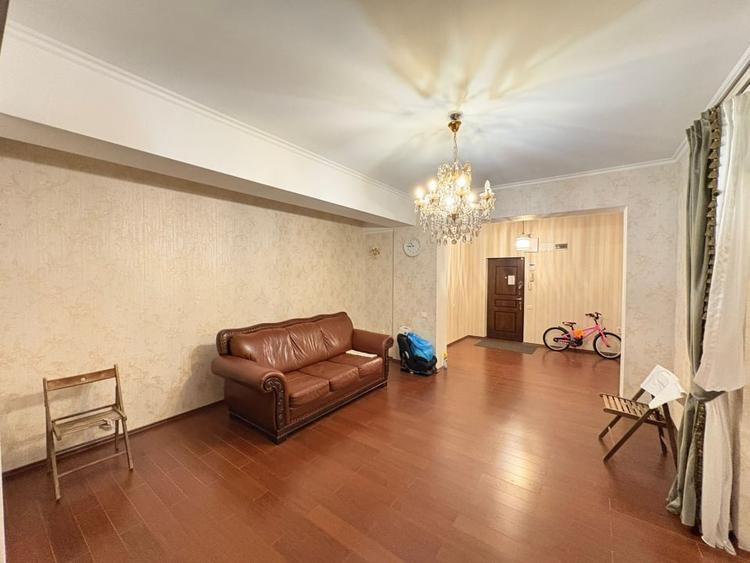 Apartament cu 3 camere decomandat, mobilat în Prelungirea Ghencea