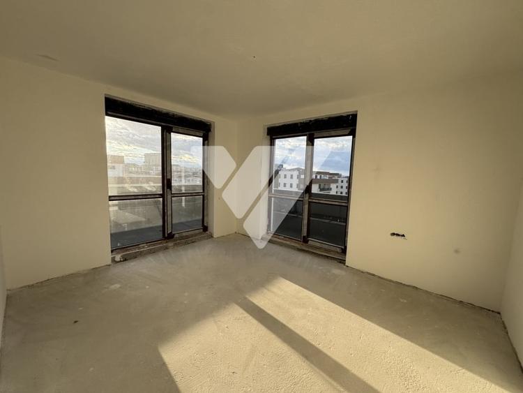 Penthouse cu 4 camere decomandat în Mihai Viteazul