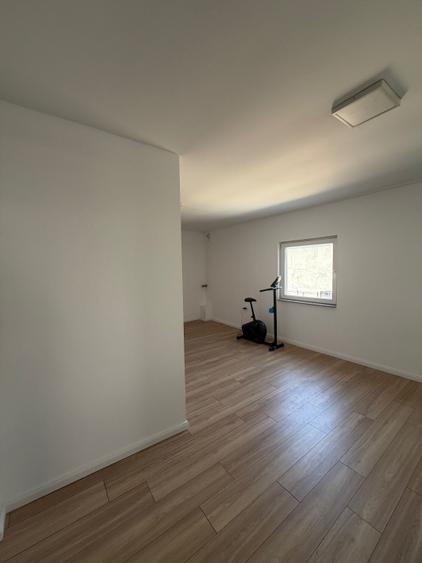 Spațiu comercial, de 35 mp, în Obcini