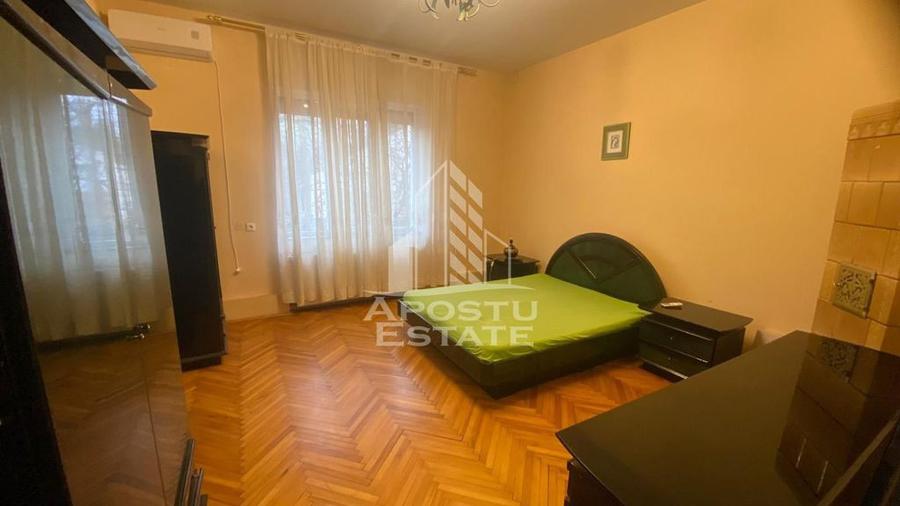Apartament cu 3 camere decomandat, mobilat în Dâmbovița