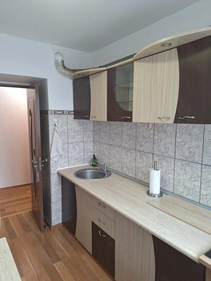 Apartament cu 2 camere semidecomandat în Mihai Bravu