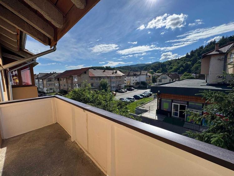 Apartament cu 3 camere decomandat în Nord