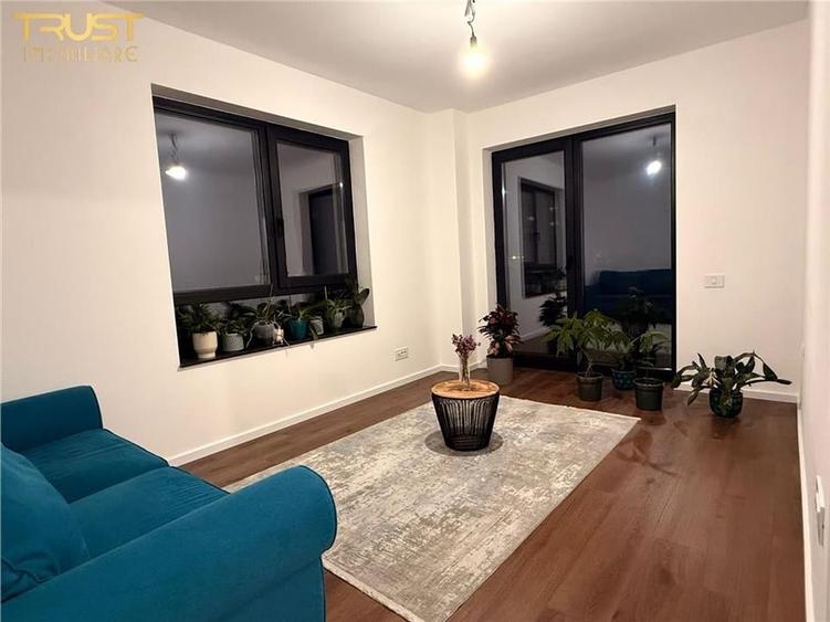 Apartament cu 4 camere semidecomandat în Gară