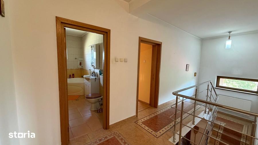 Casă cu Teren 2381 Mp în Berceni