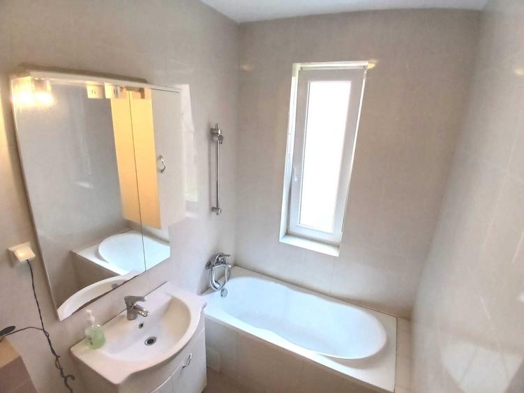 Apartament cu 2 camere decomandat în Giroc