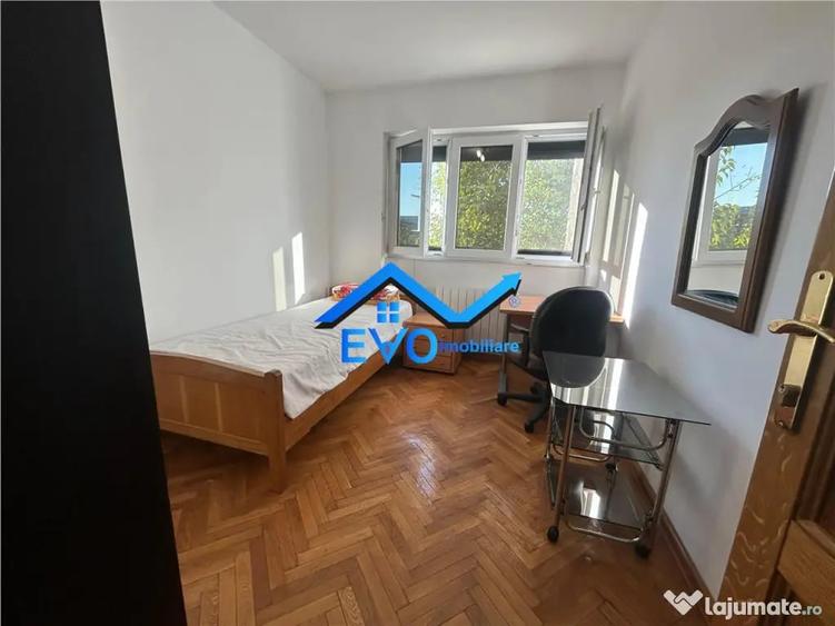 Apartament cu 4 camere decomandat în Piața Unirii
