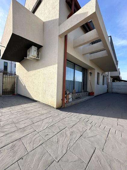 Casă cu 4 camere cu Teren 100 Mp în Exterior Vest