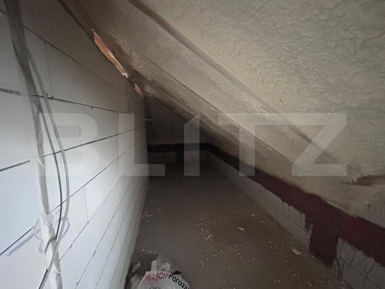 Casă individuală cu 4 camere cu Canalizare în Exterior Est
