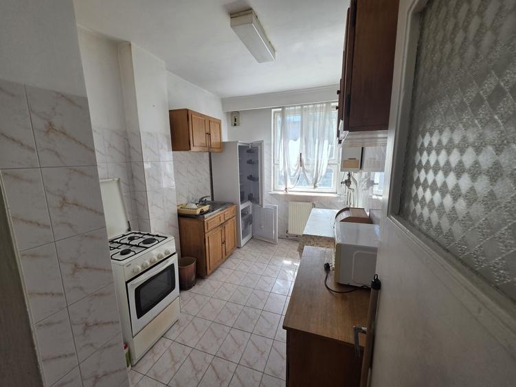 Apartament cu 2 camere decomandat în Calea București