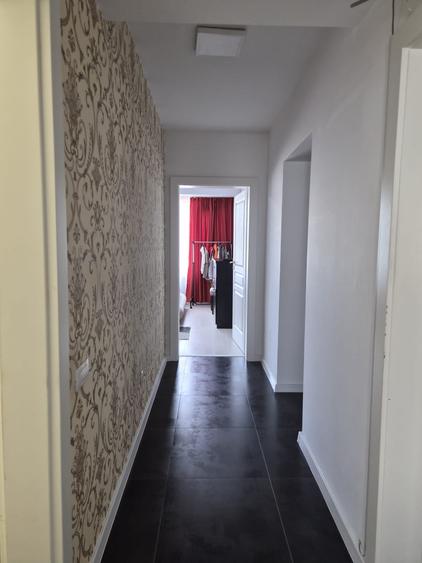 Apartament cu 4 camere decomandat în Bragadiru