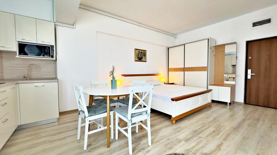 Garsonieră decomandată, mobilată în Mamaia-Sat
