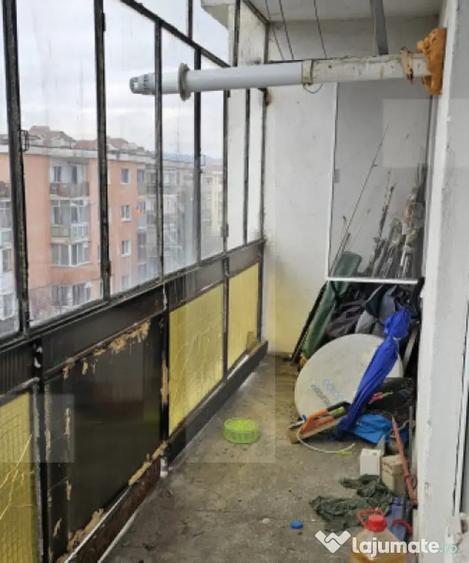 Apartament cu 5 camere decomandat în Central