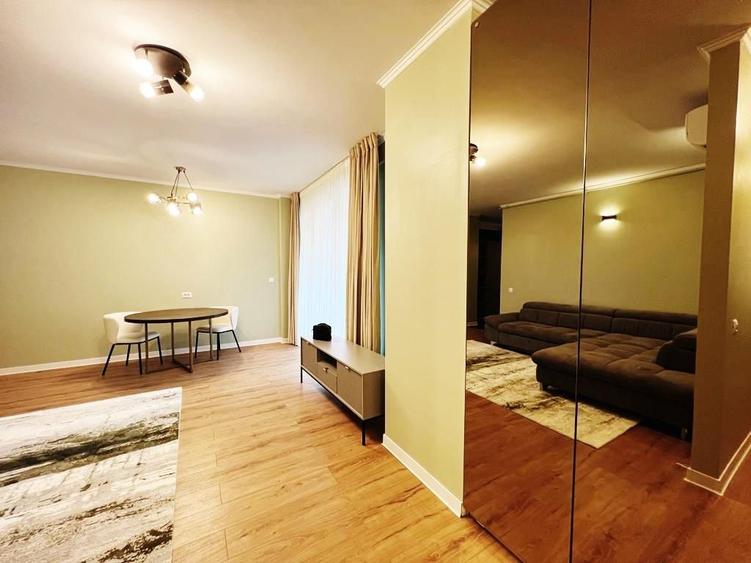 Apartament cu 3 camere decomandat în Barbu Văcărescu