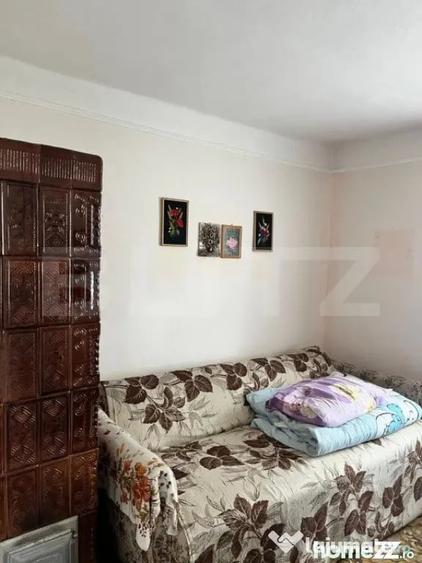 Casă cu 2 camere cu Teren 714 Mp în Siret