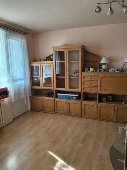 Apartament cu 2 camere semidecomandat în Exterior Vest