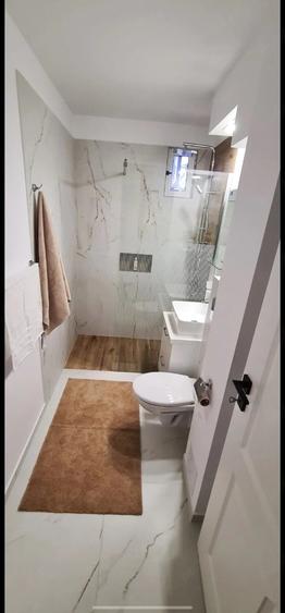 Apartament cu 2 camere decomandat în Calea București