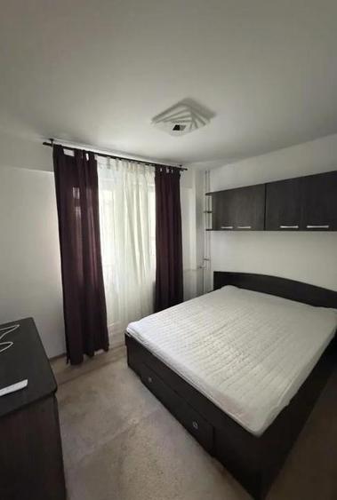 Apartament cu 2 camere semidecomandat, mobilat în Tei