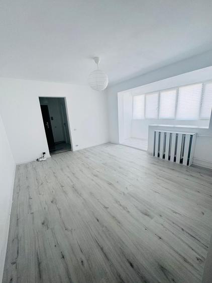 Apartament cu 3 camere semidecomandat în Liviu Rebreanu