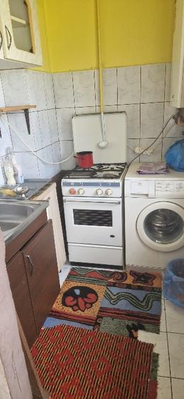 Apartament cu 2 camere semidecomandat în Simeria