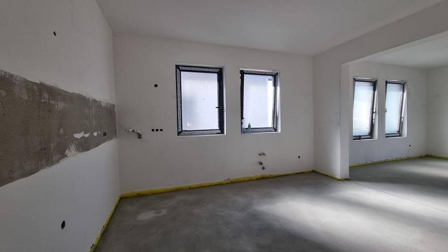 Casă individuală cu 4 camere cu Canalizare în Nord