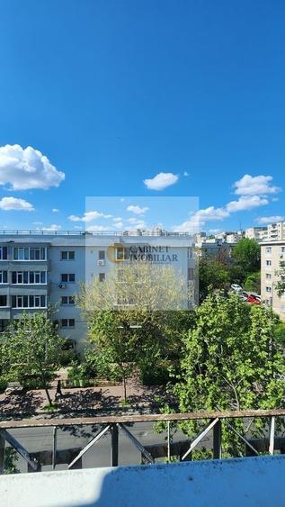 Garsonieră decomandată, mobilată în Decebal