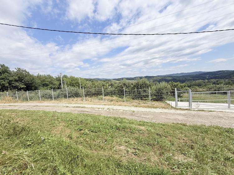 Teren Construcții intravilan de 2721 mp, în Valea Târsei