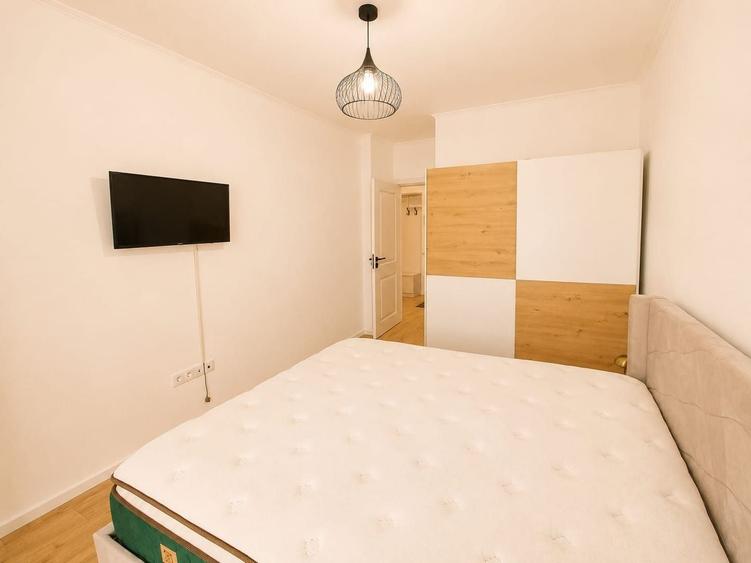Apartament cu 2 camere semidecomandat, mobilat în Florești